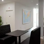 Ξενοδοχείο με διαμερίσματα Short